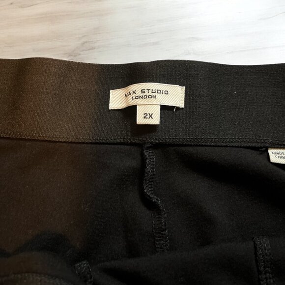 Max Studio London wide leg pants. Black pull-on pants with front pockets. 2X - Picture 3 of 4